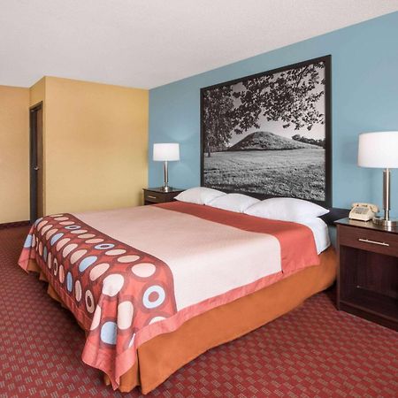 Super 8 By Wyndham Troy Il/St. Louis Area Hotel Kültér fotó