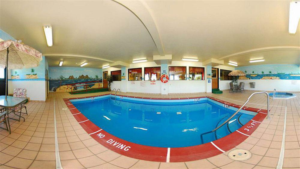 Super 8 By Wyndham Troy Il/St. Louis Area Hotel Kültér fotó